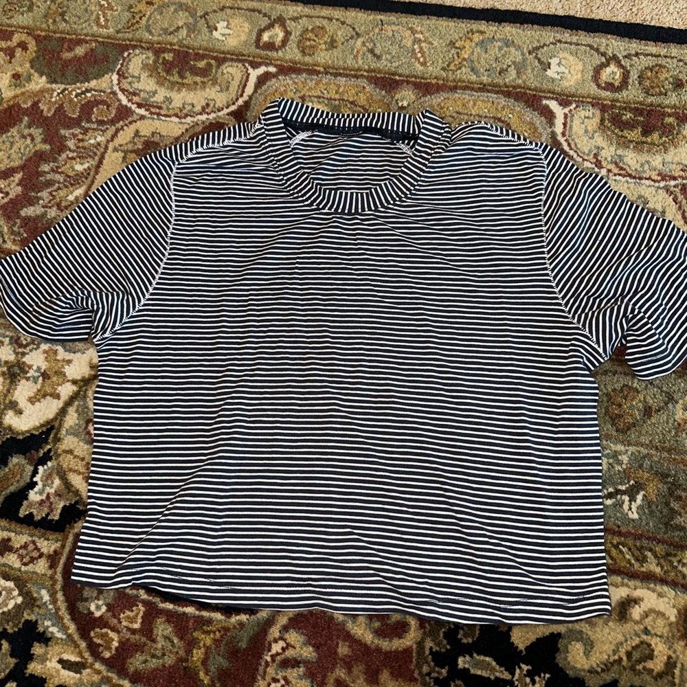 Lululemon cropped t shirt